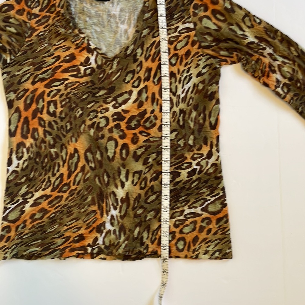 David Cline Women’s 3/4 Sleeve, V-Neck, Animal Print Top. Made in USA. - Picture 5 of 8